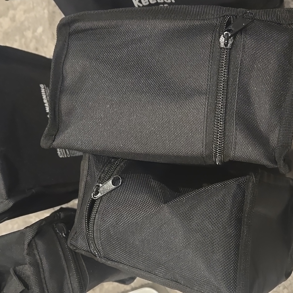 Set Of Black Storage Pouches for Markers And Tin Colored Pencil Cases - Picture 10 of 10